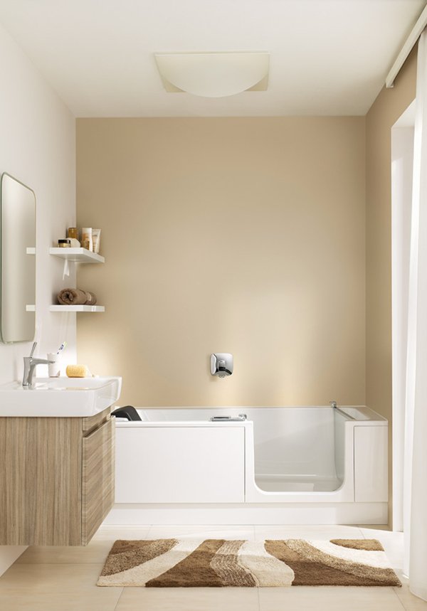 TWIN LINE 2 bathtub with bathtub door | © Artweger GmbH. & Co. KG