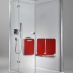 Kabina parowa BODY+SOUL, drzwi uchylne przy części stałej ze ścianą boczną, częściowo profilowe, z podwójnym siedziskiem, audio, kolorowym oświetleniem i deszczownicą. | © Artweger GmbH. & Co. KG
