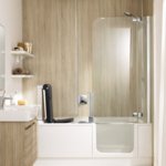ARTLIFT shower bathtub with seat lift and divided door | © Artweger GmbH. & Co. KG