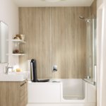 ARTLIFT shower bathtub with seat lift and divided door (opened)