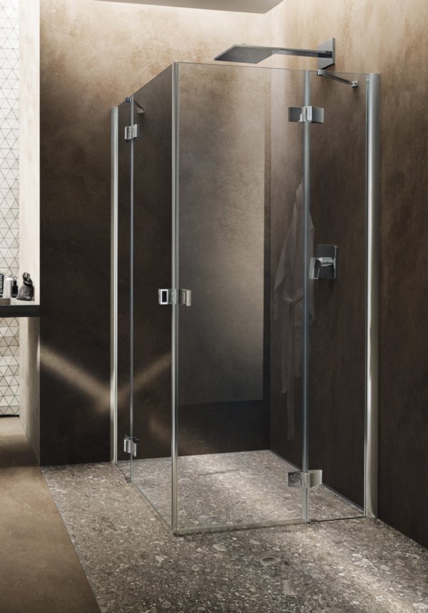 DYNAMIC Corner access with 2 swinging doors and 2 fixed parts | © Artweger GmbH. & Co. KG