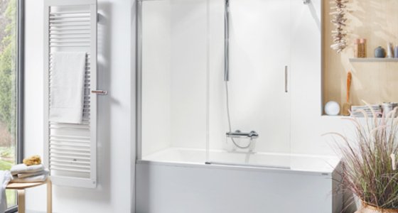 Artweger MOVE Porte coulissante à 2 panneaux sans appui mural sur la baignoire | © Artweger GmbH. & Co. KG