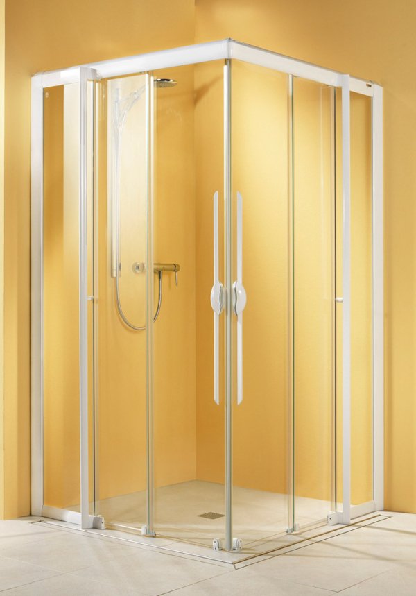 LIFELINE MOBIL Accès d’angle à 3 panneaux avec portes coulissantes | © Artweger GmbH. & Co. KG