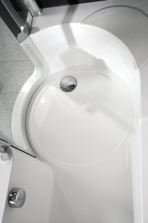 großer Duschbereich bei der Twinline 1 Duschbadewanne | © Artweger GmbH. & Co. KG